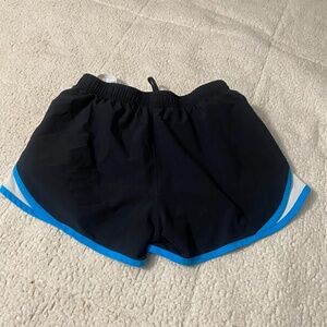 Under armour small running shorts